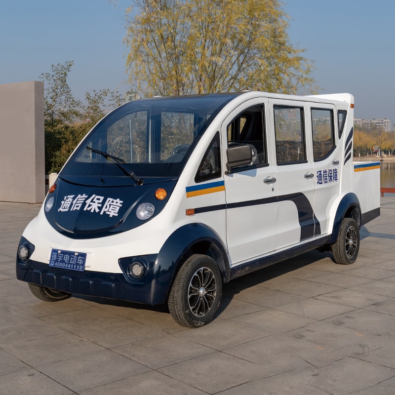 三排全封閉巡邏車帶斗